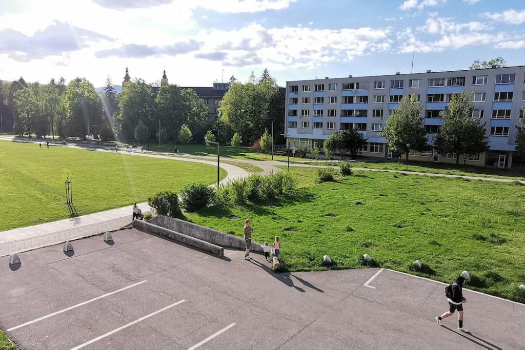 Апартаменты Apartman Lux-City Park Банска-Бистрица Экстерьер фото